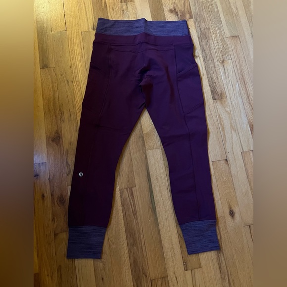 Burgundy Lululemon leggings with side pockets on both sides - Picture 4 of 4